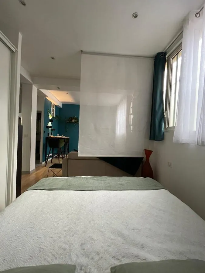 Appartement Superbe Studio Lumineux refait a Neuf ! à Gentilly